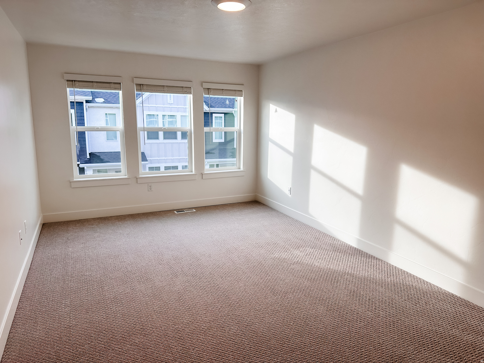 SUGAR CREEK TOWNHOMES - Residential