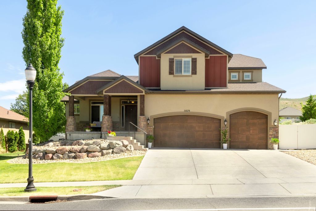 Photo of 5079 W EMMELINE DR, Herriman, UT 84096 (MLS # 2161405)