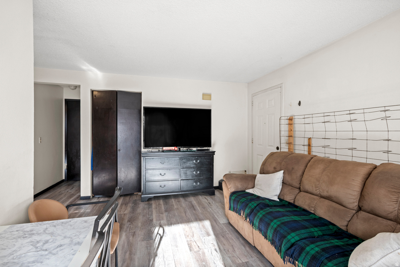 QUAILBROOK EAST - Residential