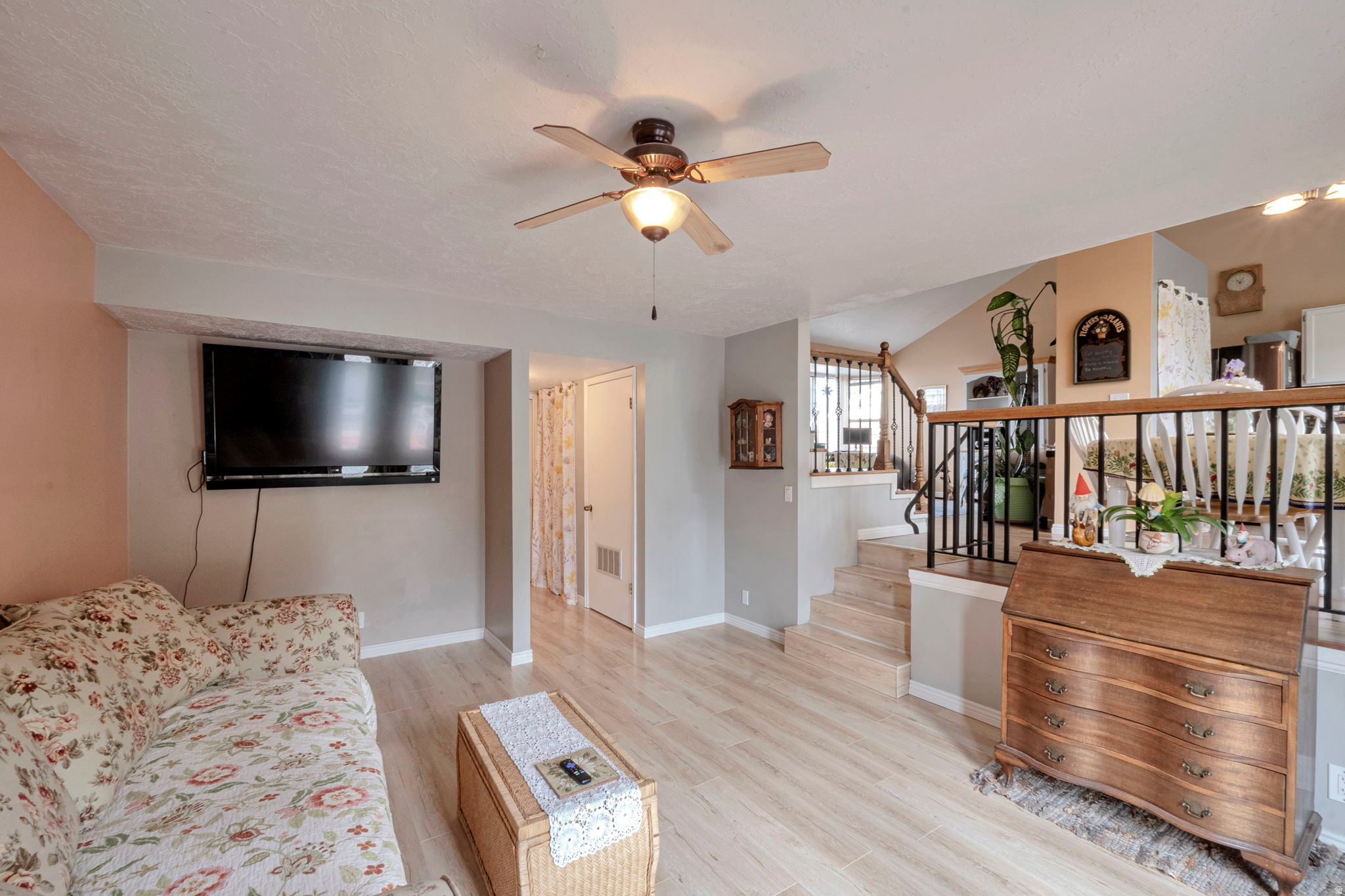 RIVER RIDGE - Residential