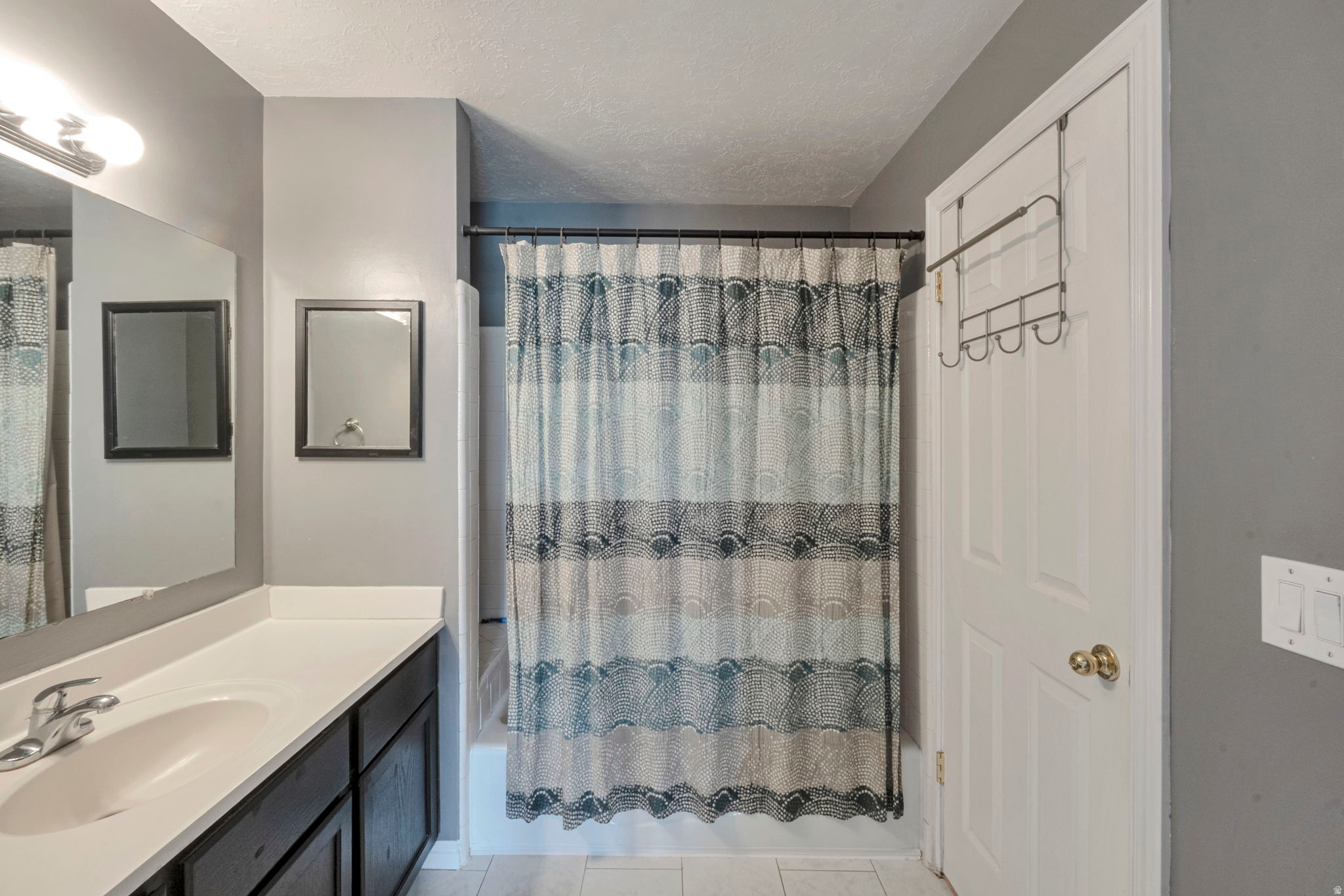 RIVER RIDGE - Residential