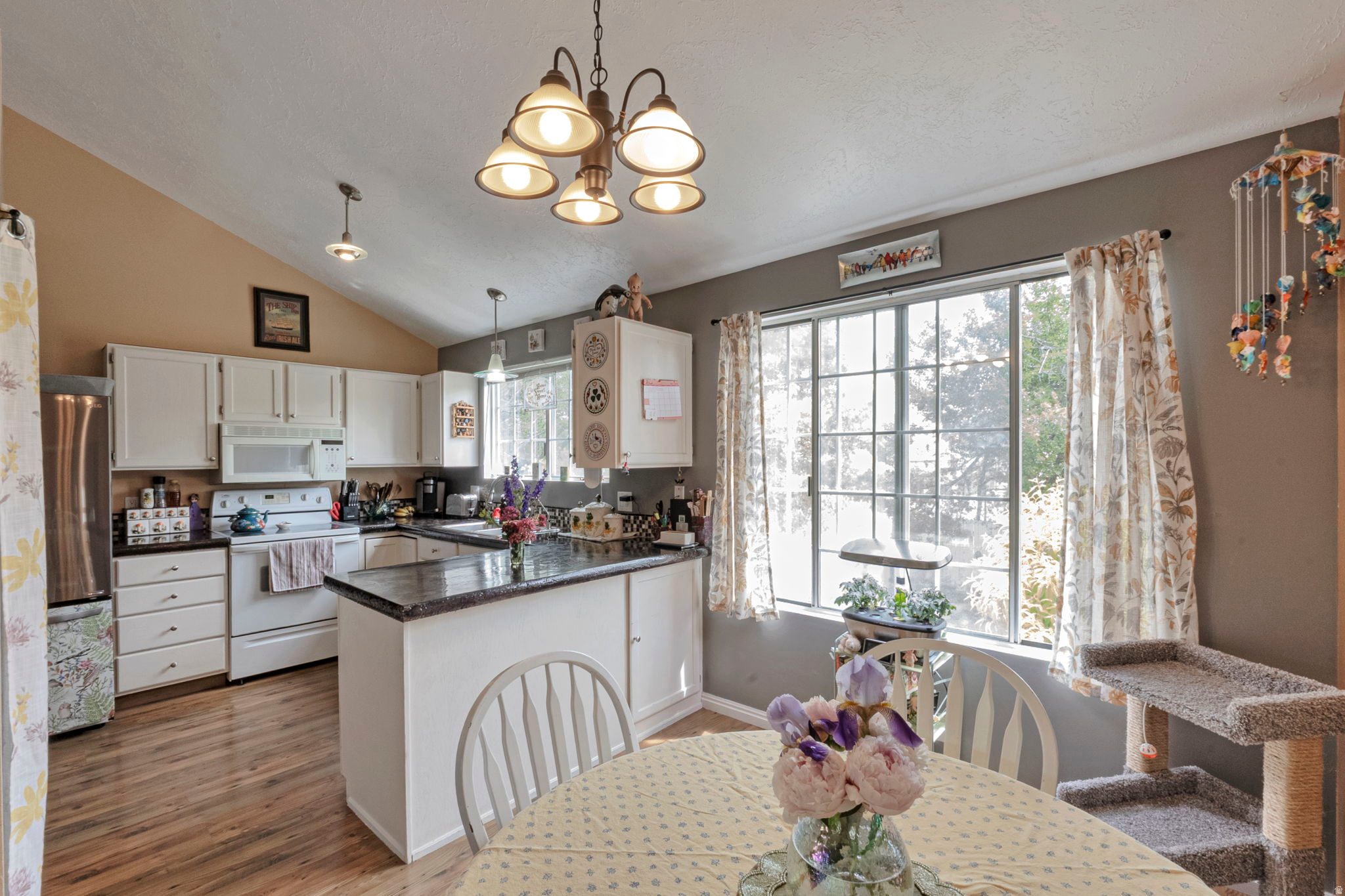 RIVER RIDGE - Residential