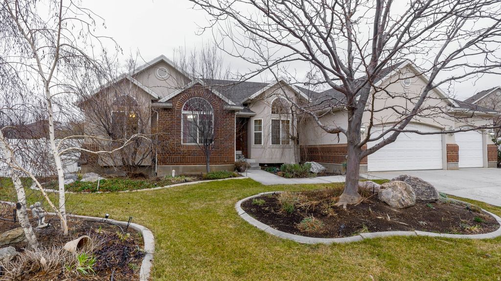 Photo of 1862 W 1690 S, Woods Cross, UT 84087 (MLS # 2129818)