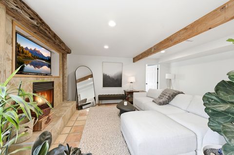 Tiny photo for 2092 E 11270 S, Sandy, UT 84092 (MLS # 2149378)