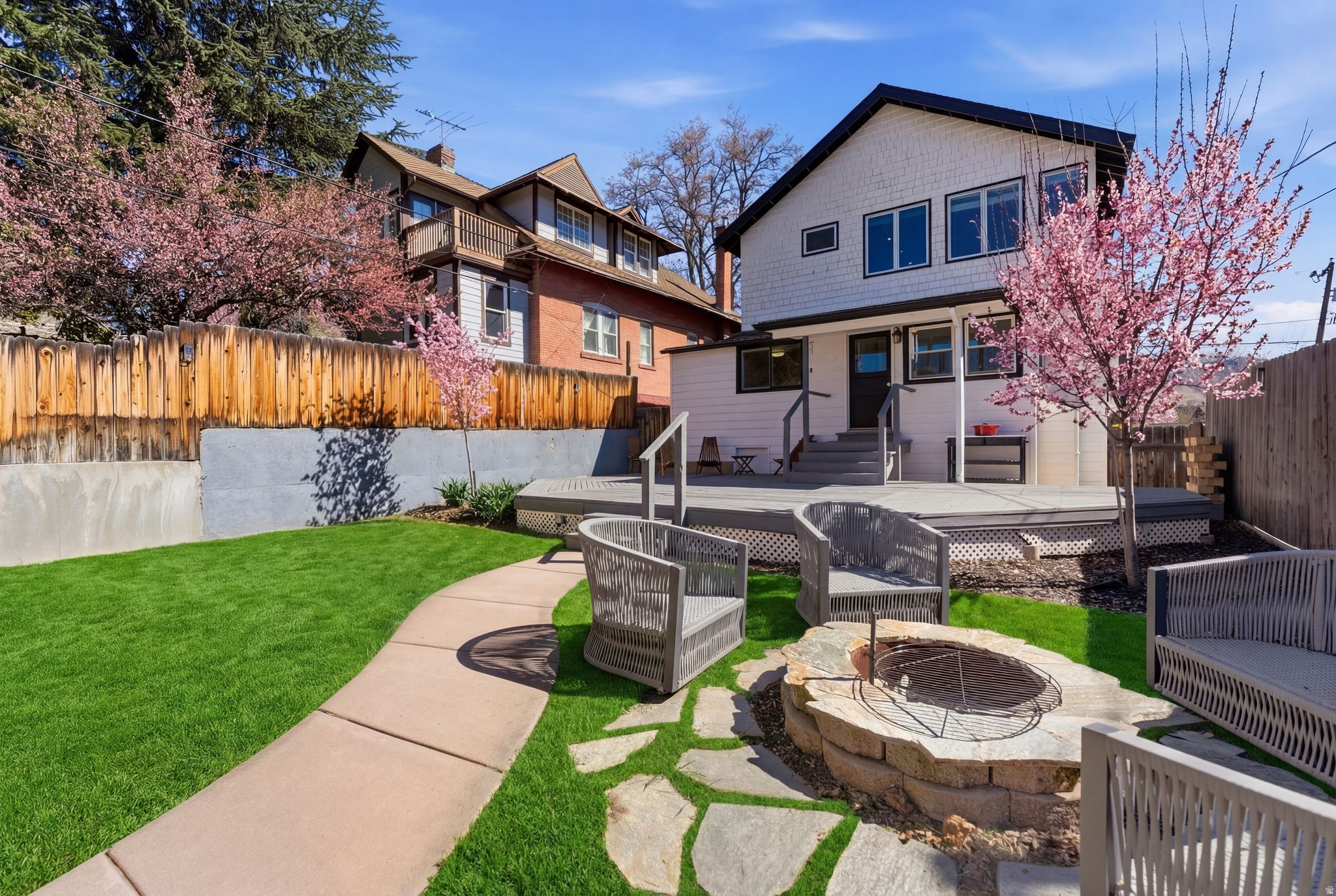 AVENUES - Residential