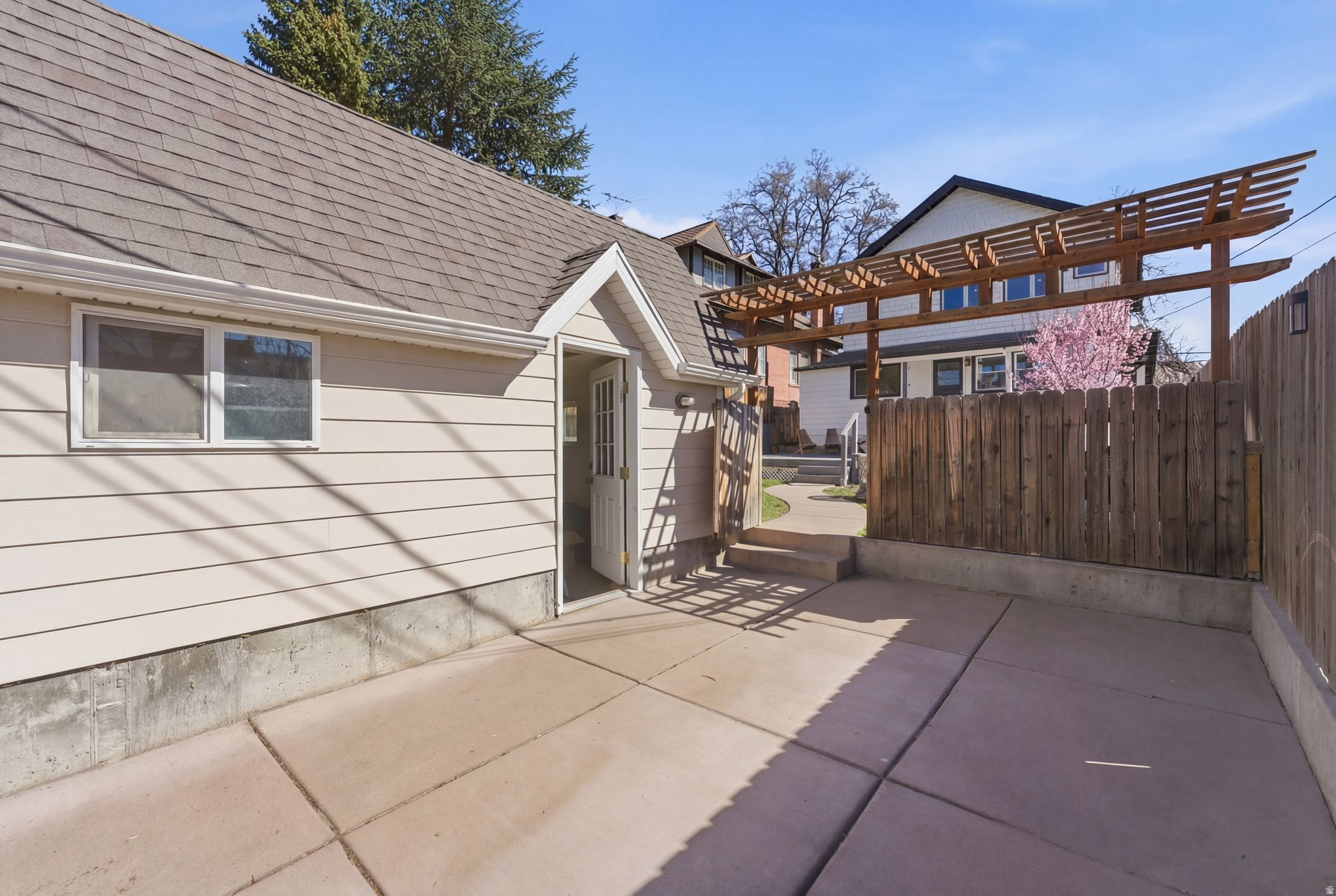 AVENUES - Residential