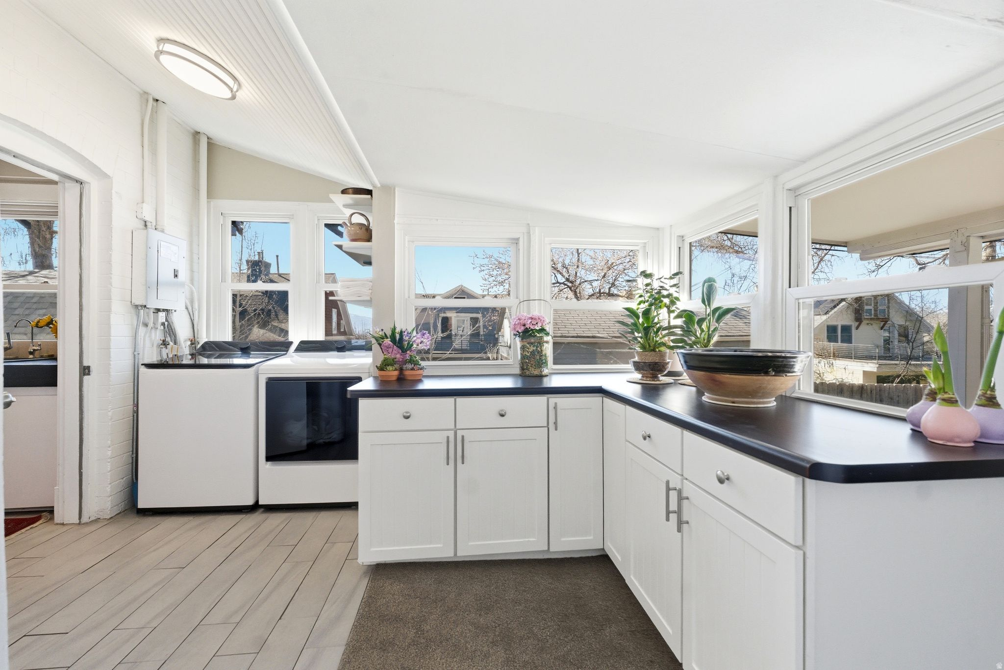 AVENUES - Residential