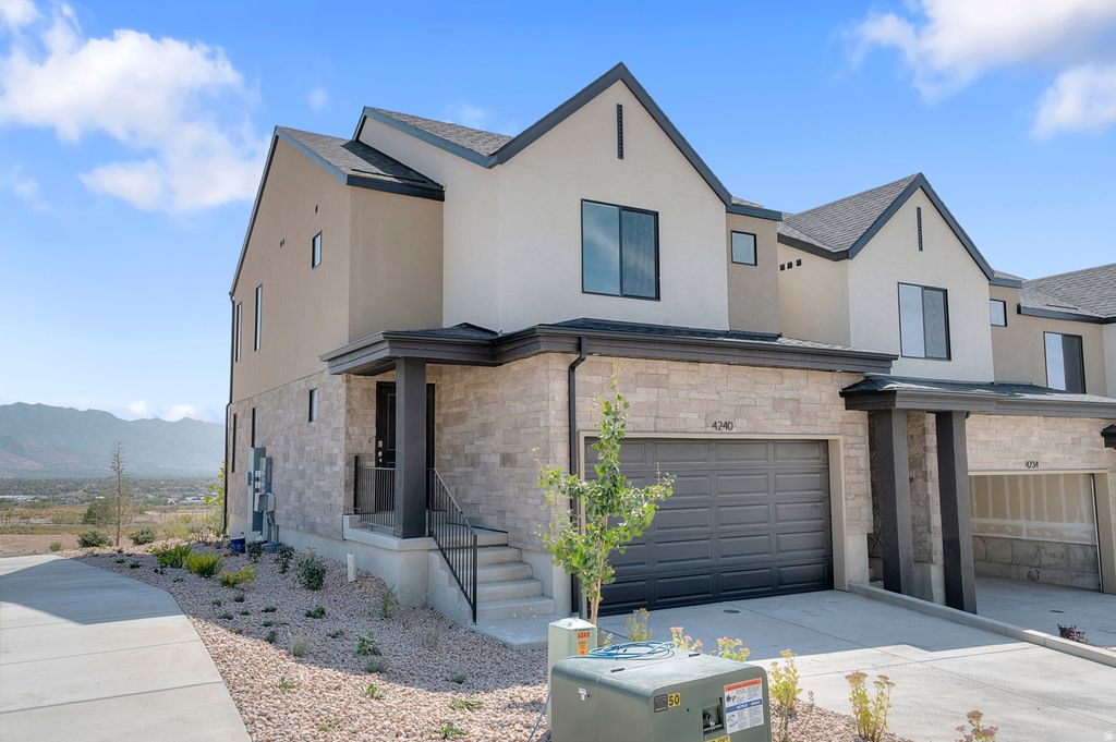 Photo of 210 E GLENCOE DR #1060, Lehi, UT 84048 (MLS # 2141668)