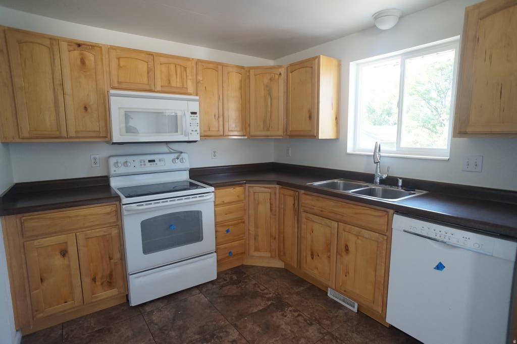 Photo of 560 PEZEL RD, Tooele, UT 84074 (MLS # 2178128)