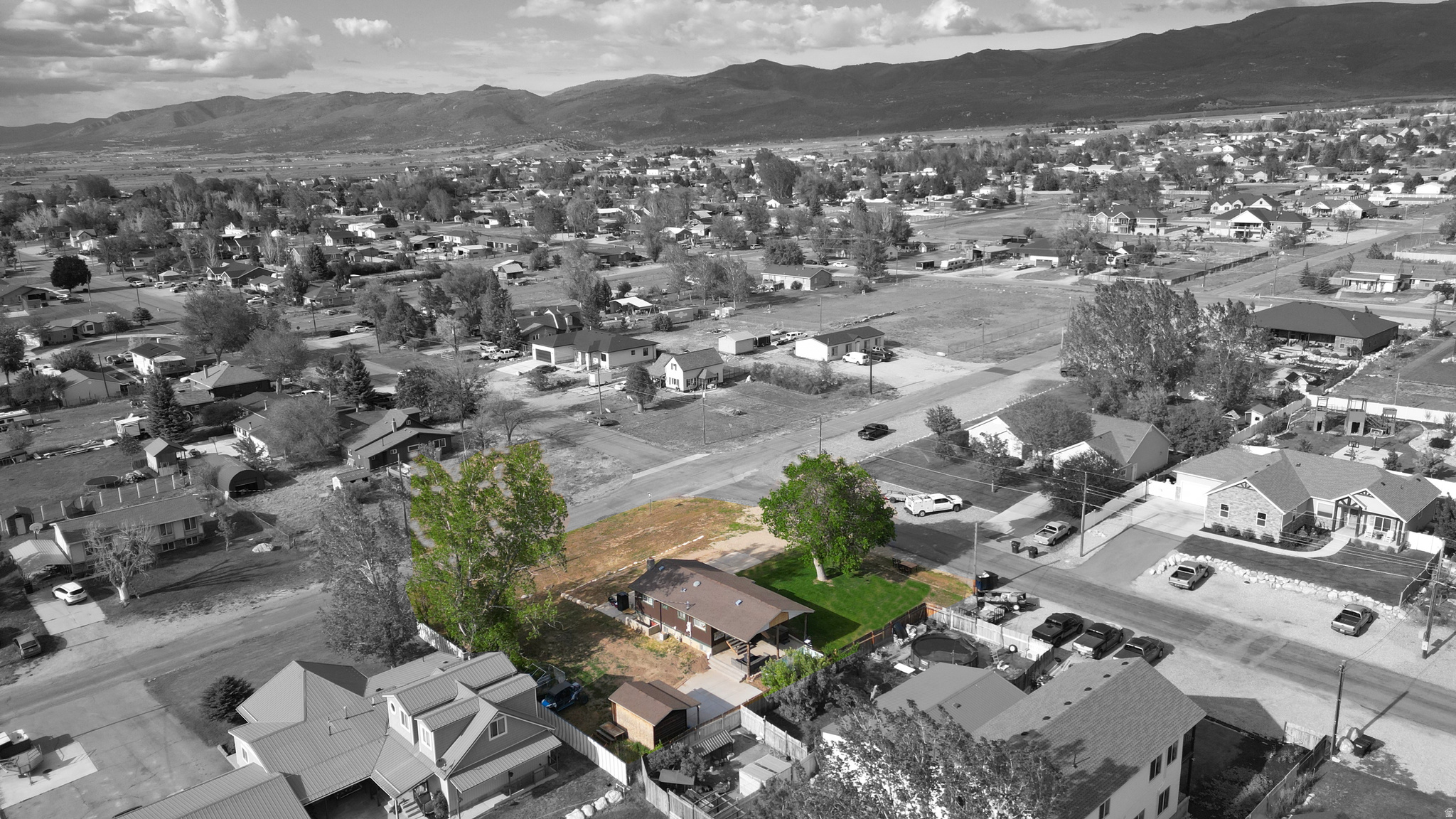COUNTRY ROAD HAVEN - Residential