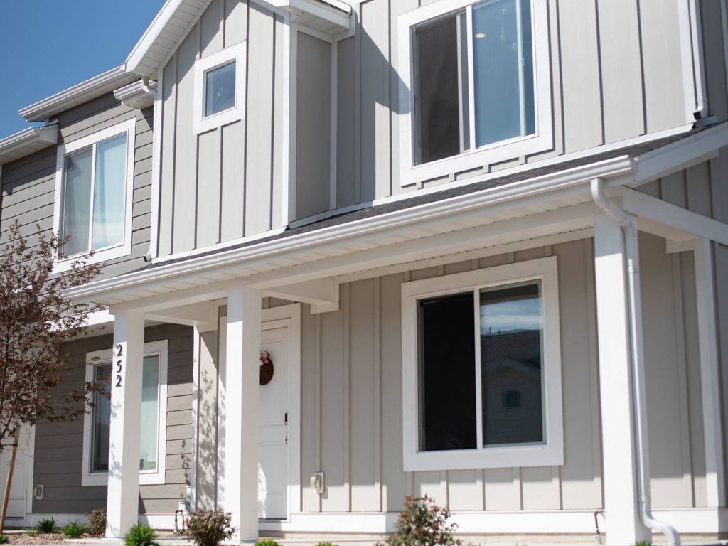 Photo of 252 N SALTY LN, Saratoga Springs, UT 84045 (MLS # 2148271)