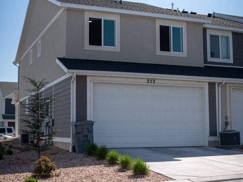 Tiny photo for 252 N SALTY LN, Saratoga Springs, UT 84045 (MLS # 2148271)