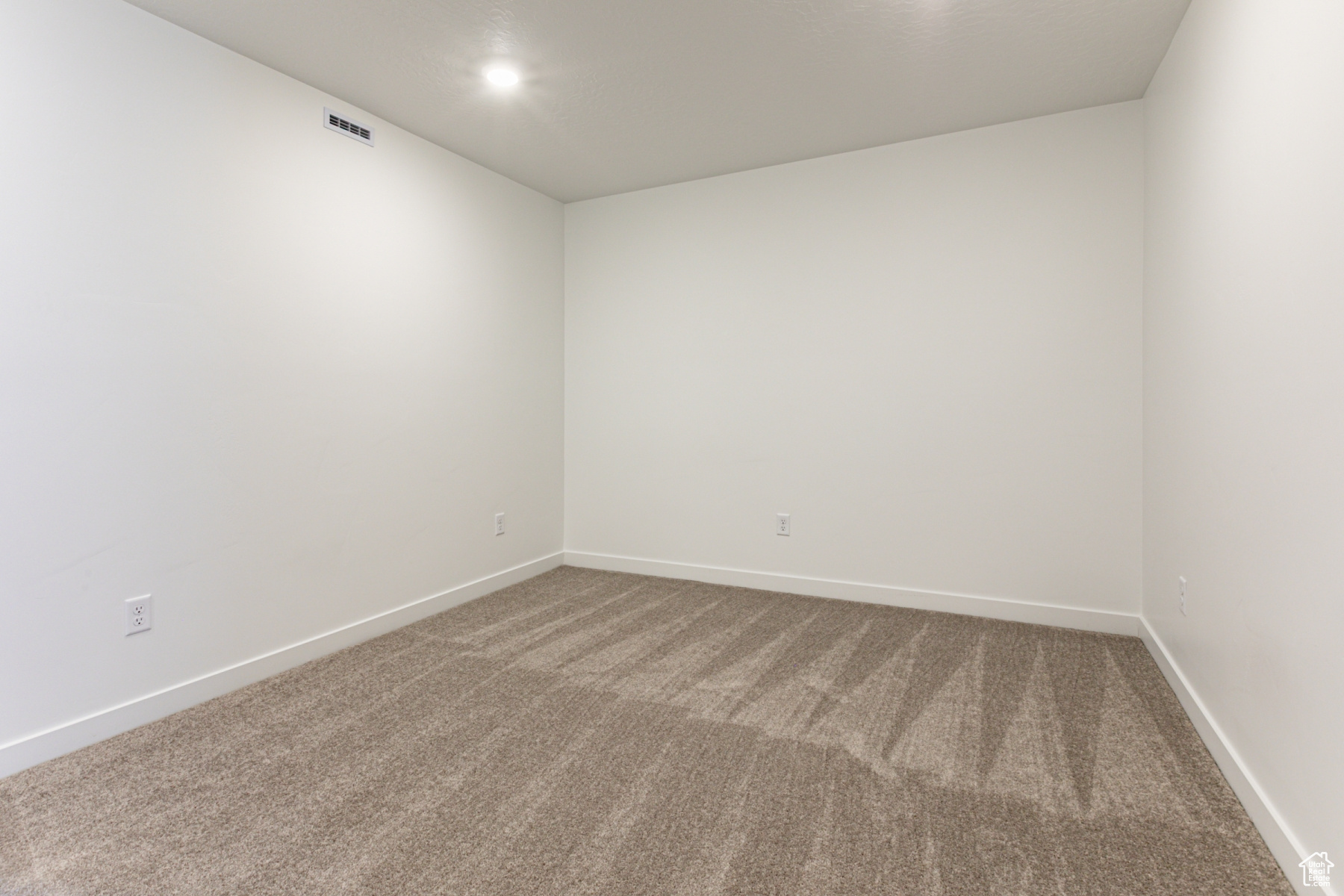 LLENNAR AT JORDANELLE RIDGE - Residential Lease