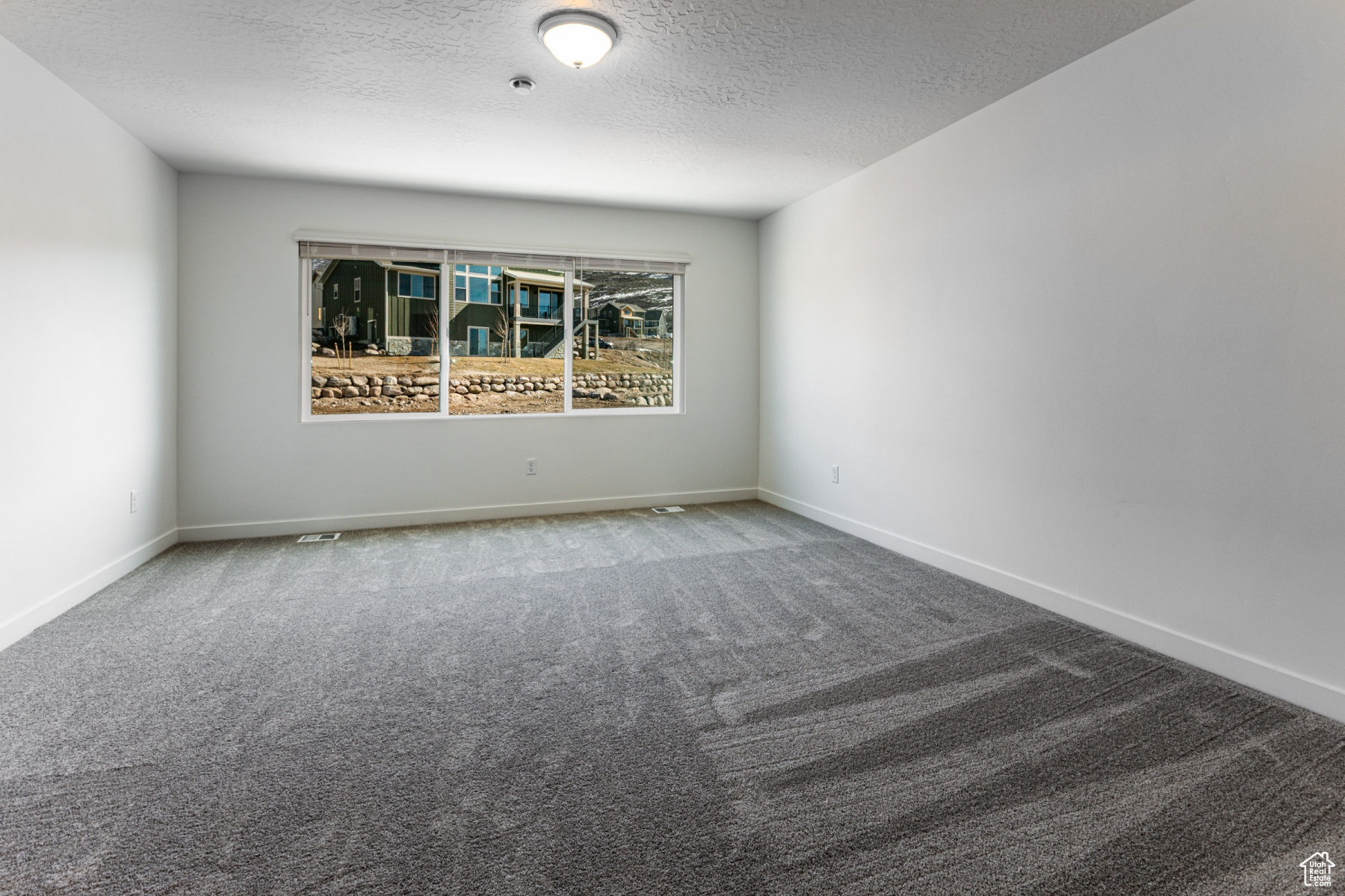 LLENNAR AT JORDANELLE RIDGE - Residential Lease