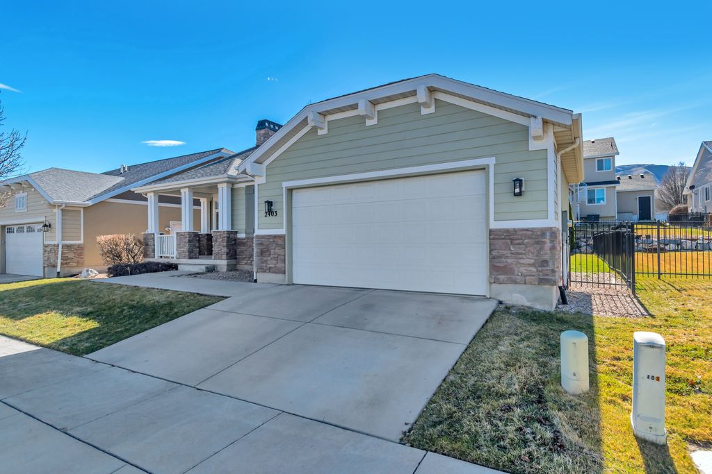 Photo of 2403 S LAKEWOOD Dr, Saratoga Springs, UT 84045 (MLS # 2142243)