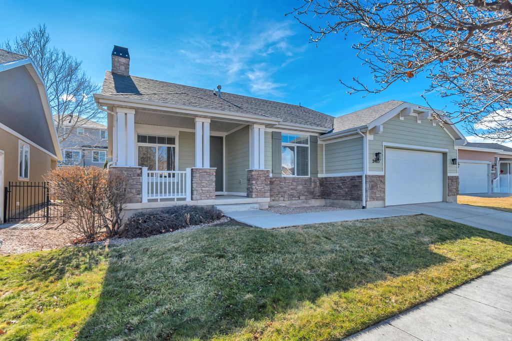Photo of 2403 S LAKEWOOD Dr, Saratoga Springs, UT 84045 (MLS # 2142243)