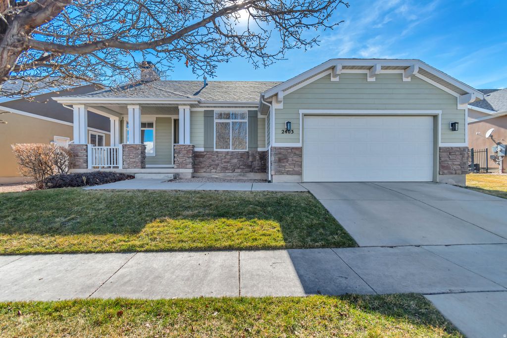 Photo of 2403 S LAKEWOOD Dr, Saratoga Springs, UT 84045 (MLS # 2142243)