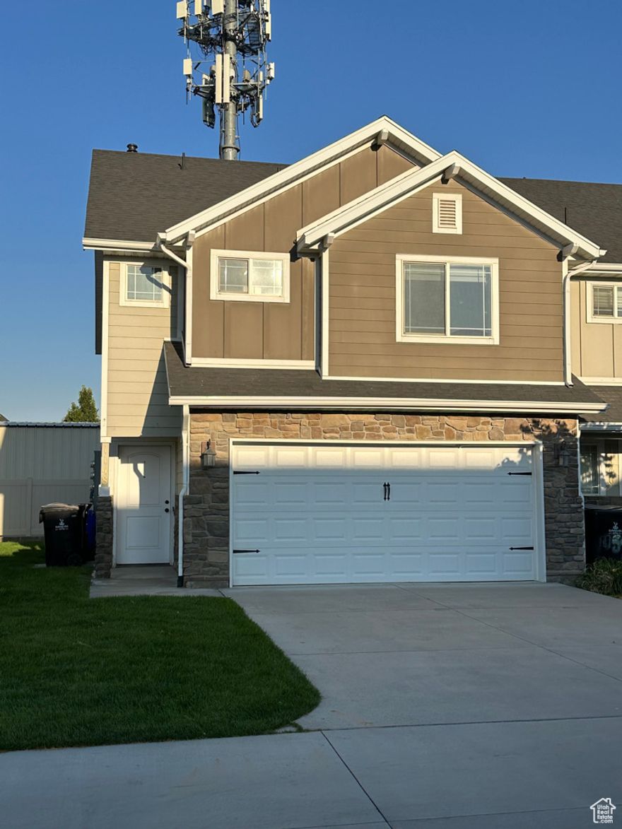 End unit townhome in an amazing location.  Large rooms. Master Bath is very big with a large seperate shower. Great walk in closet. 1/2 bath on the main floor.  The common area has a playground and picnic area.  Great location, by shopping, a gym, several food places, Smiths Foodking and lots more to offer.  Come and see this great home.    Square footage figures are provided as a courtesy estimate only and were obtained from County.  Buyer is advised to obtain an independent measurement.