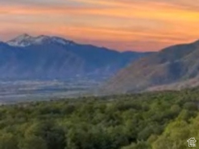 THOUSAND OAKS - Land