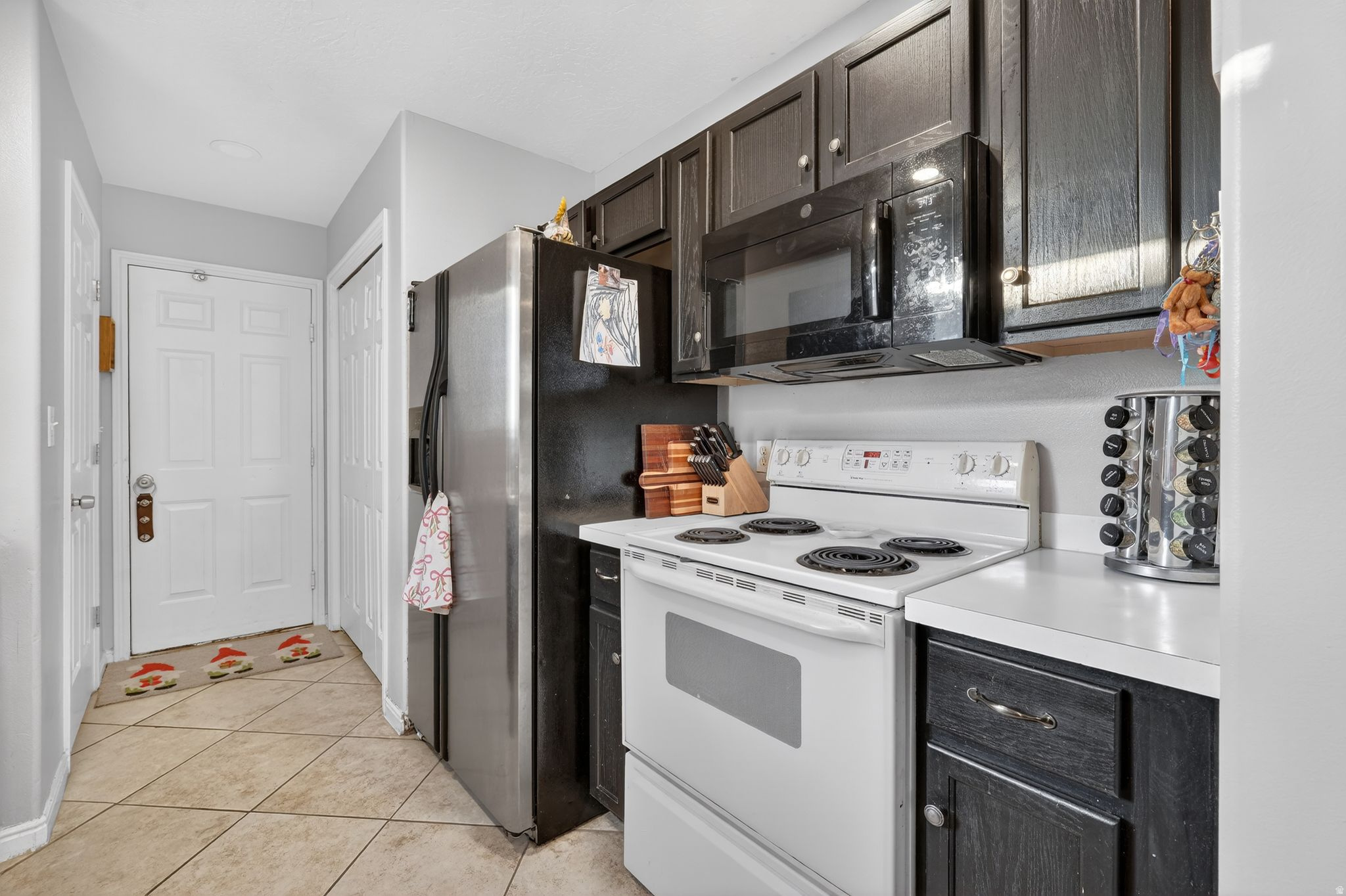 SADDLE ROCK RANCH - Residential