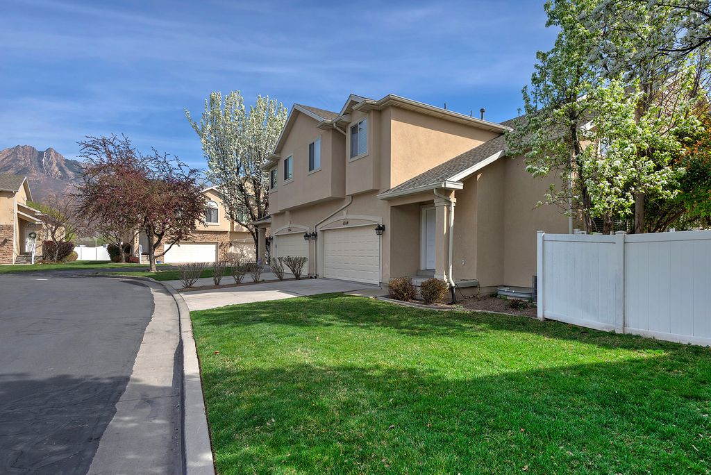 Photo of 1364 E OLD MAPLE CT S, Salt Lake City, UT 84117 (MLS # 2146510)