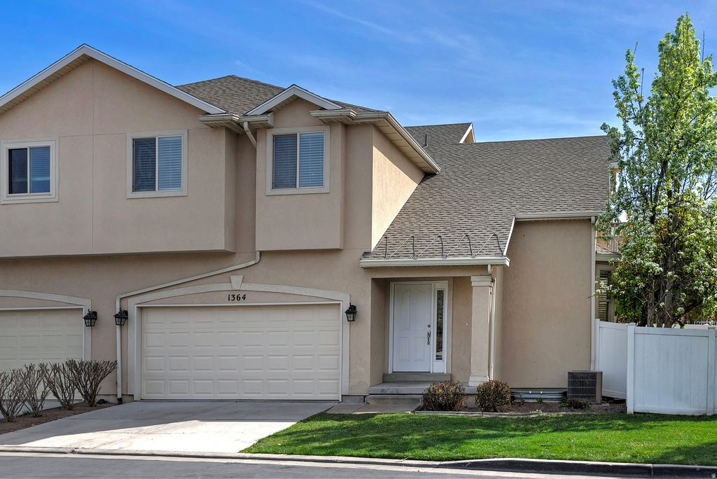 Photo of 1364 E OLD MAPLE CT S, Salt Lake City, UT 84117 (MLS # 2146510)