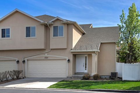 Photo of 1364 E OLD MAPLE CT S, Salt Lake City, UT 84117 (MLS # 2146510)
