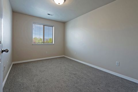 Tiny photo for 1364 E OLD MAPLE CT S, Salt Lake City, UT 84117 (MLS # 2146510)