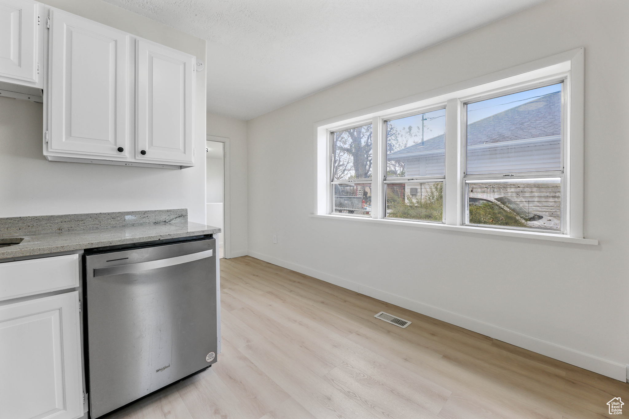 390 E Vine St, Tooele, Utah image 10