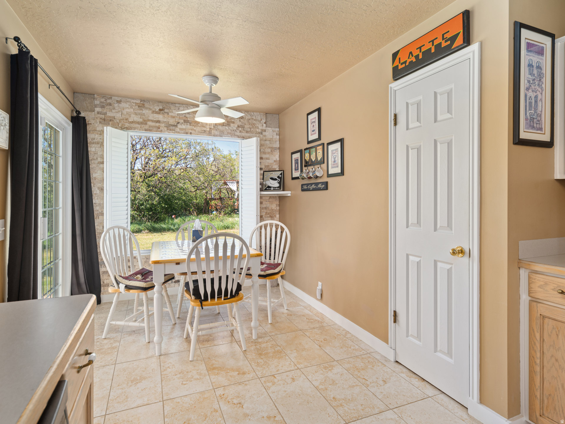 PATIO SPRINGS - Residential