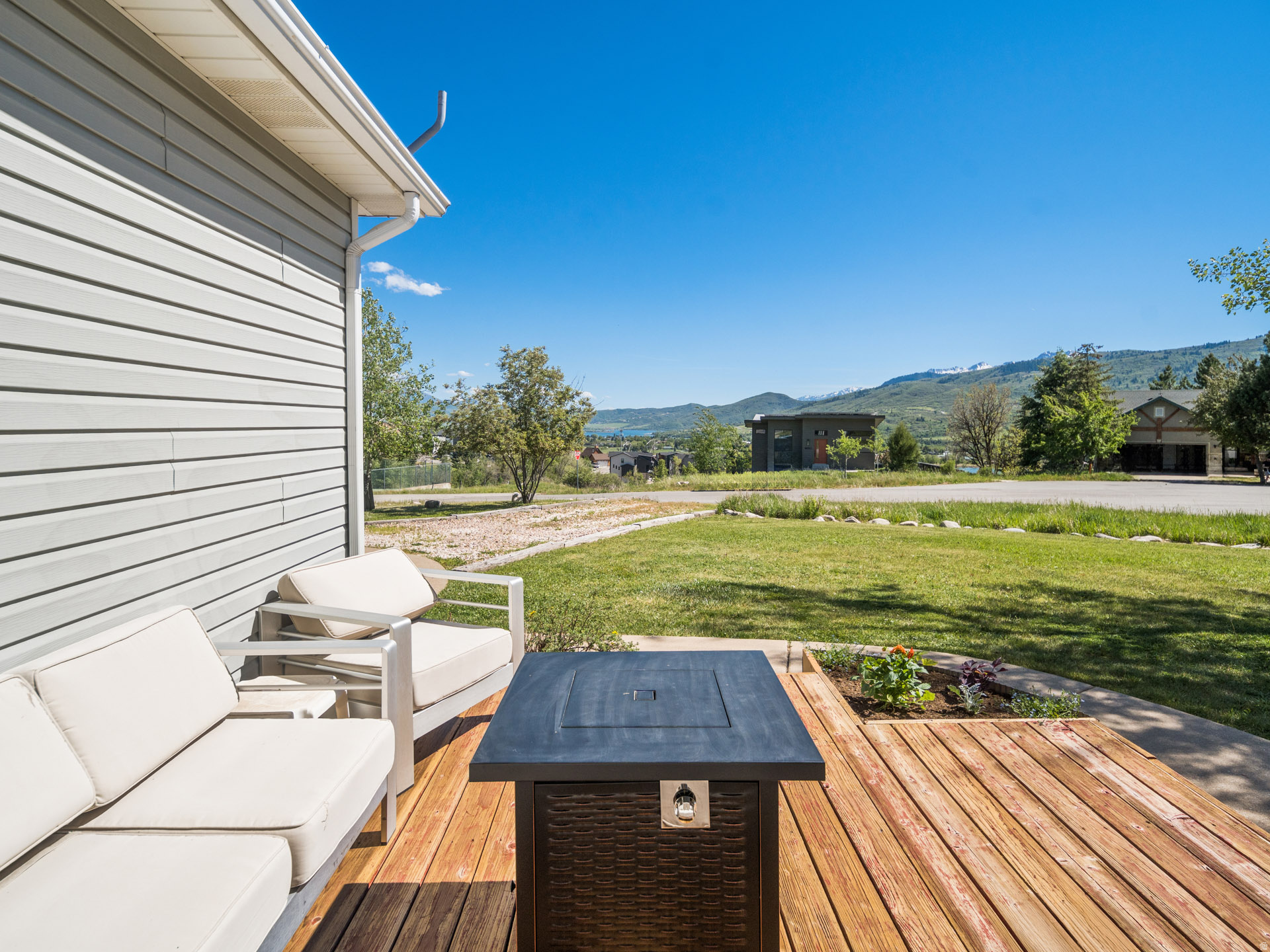 PATIO SPRINGS - Residential