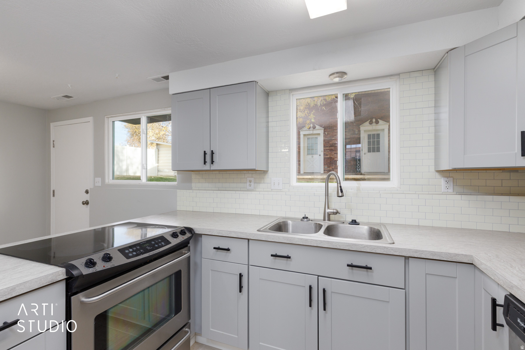 BRIDGEWOOD MANOR - Residential