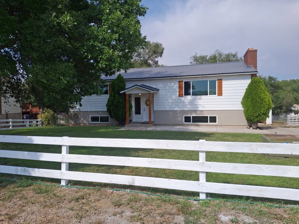 Photo of 1961 E 3050 S, Vernal, UT 84078 (MLS # 2178082)