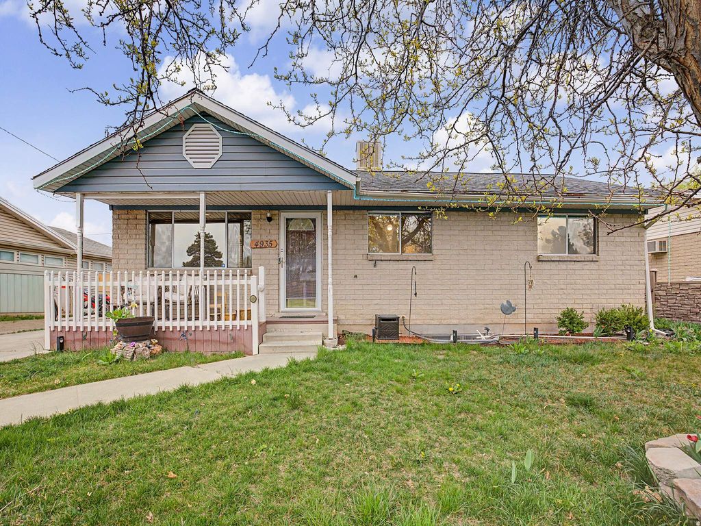 Photo of 4935 S MARIANNA DR, Taylorsville, UT 84129 (MLS # 2148107)