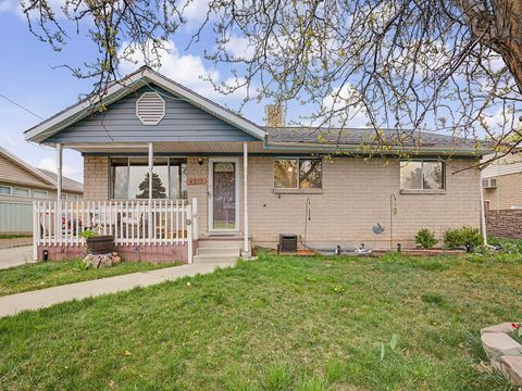 Photo of 4935 S MARIANNA DR, Taylorsville, UT 84129 (MLS # 2148107)