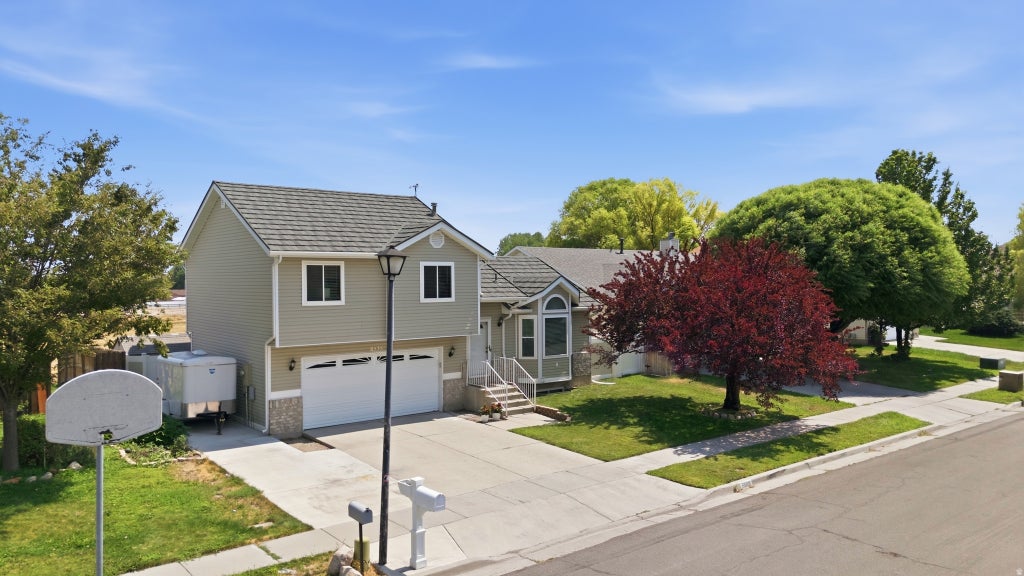 Photo of 6525 S 4015 W, Taylorsville, UT 84129 (MLS # 2177090)
