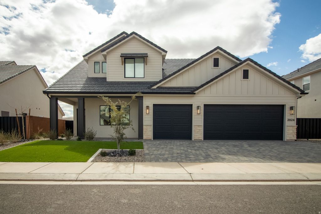 Photo of 2824 E FRESHET DR, Washington, UT 84780 (MLS # 2141323)