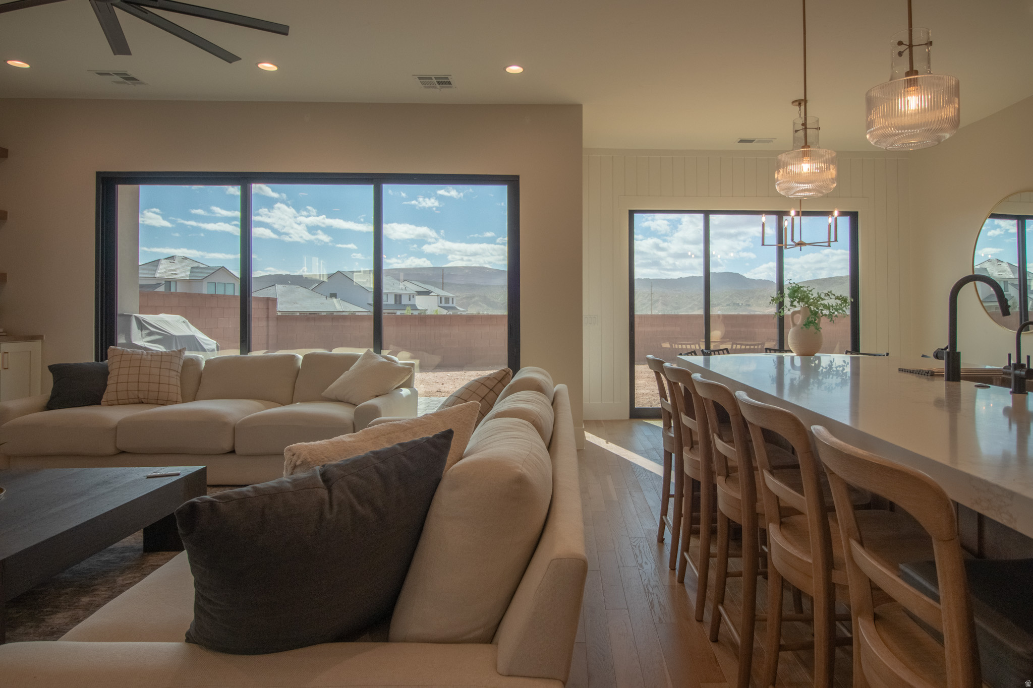 RED MESA AT SUNRISE - Residential