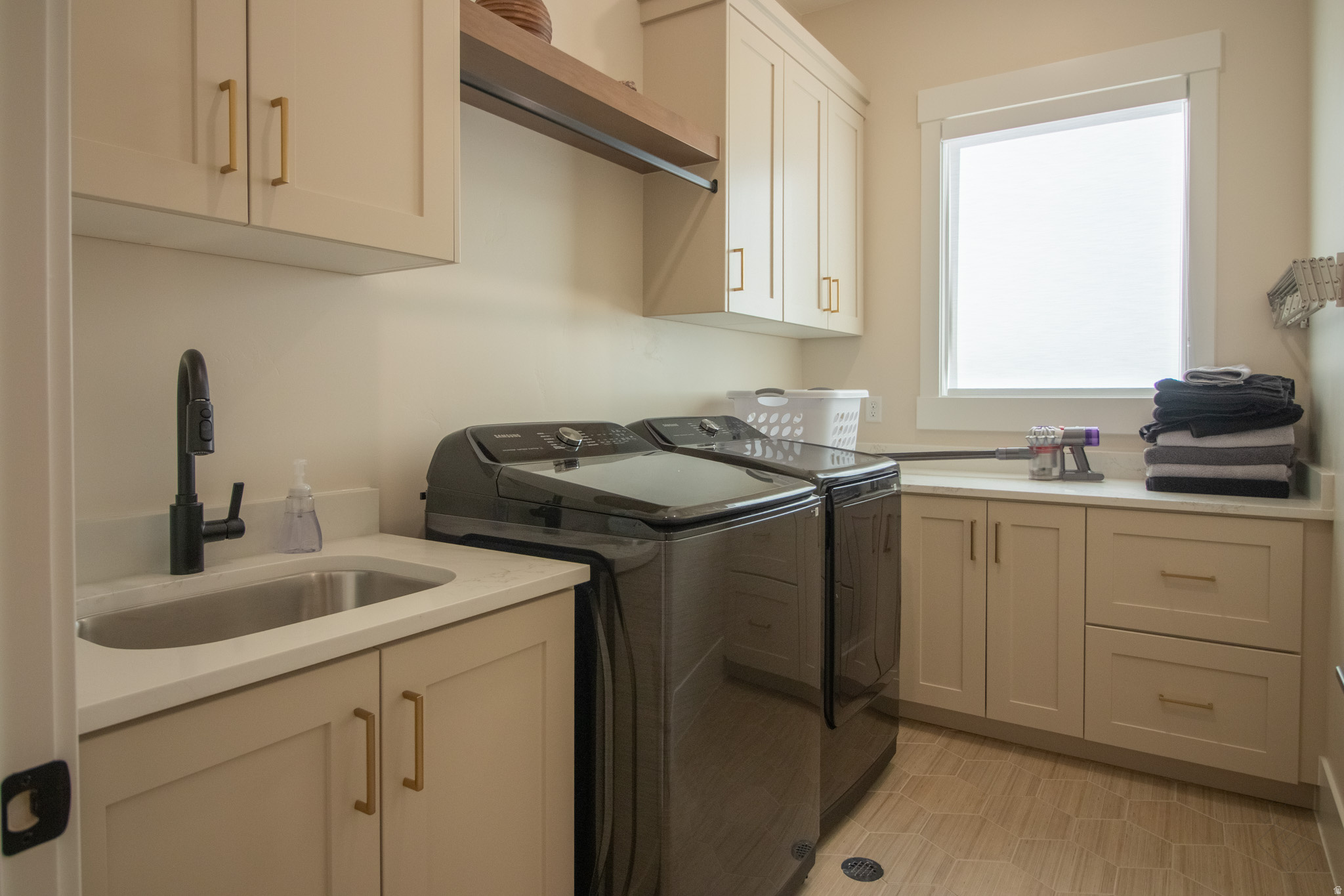 RED MESA AT SUNRISE - Residential