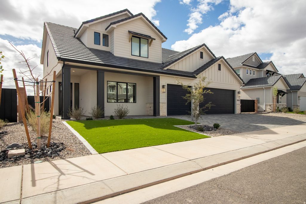 Photo of 2824 E FRESHET DR, Washington, UT 84780 (MLS # 2141323)