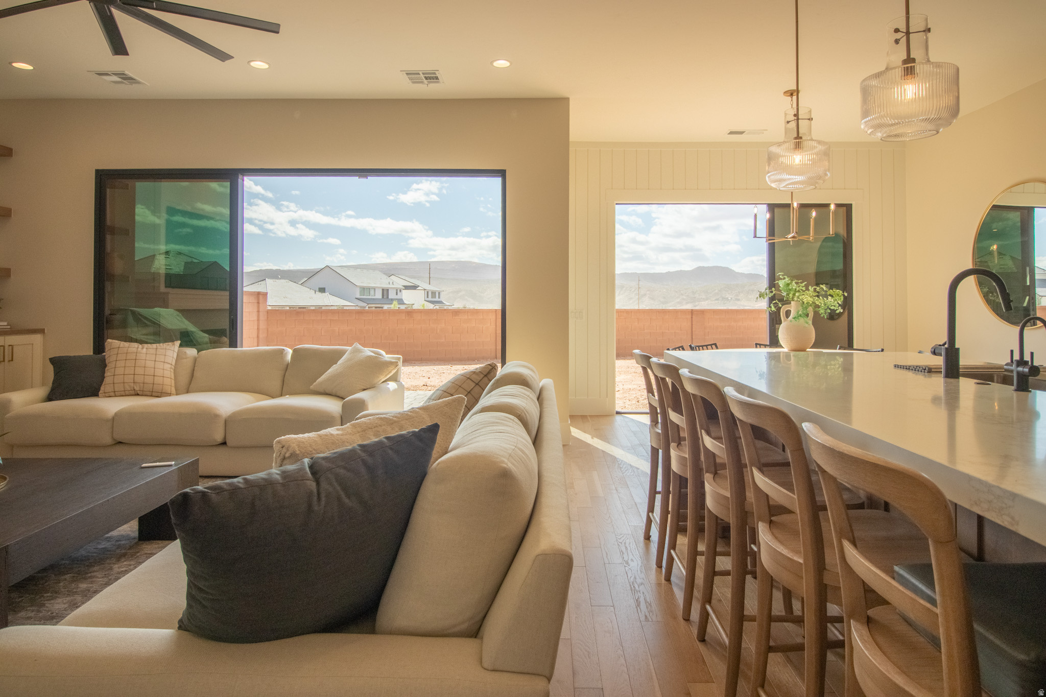 RED MESA AT SUNRISE - Residential