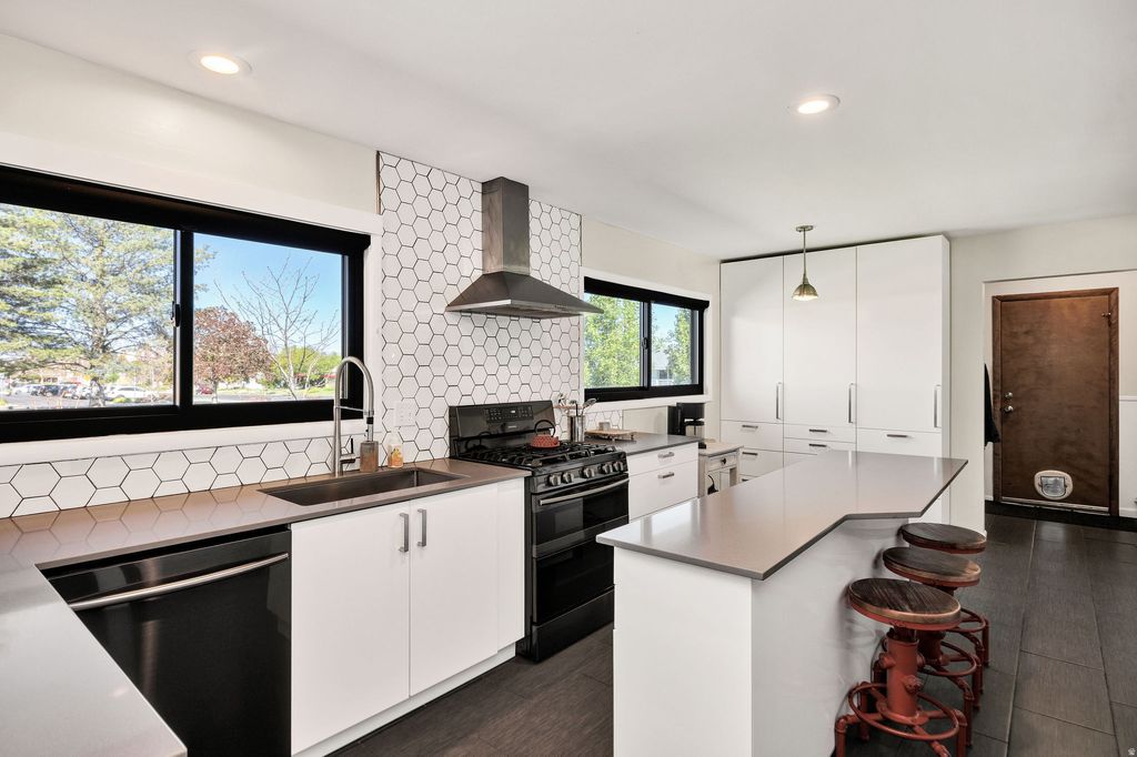 Photo of 990 N 1500 E, Logan, UT 84321 (MLS # 2156075)