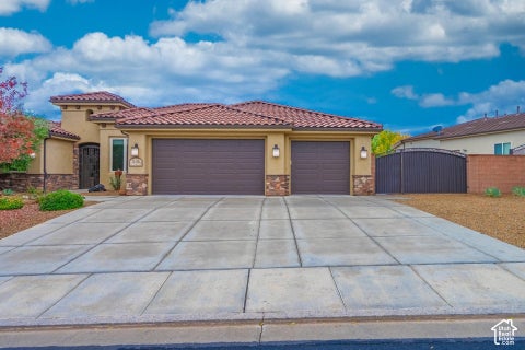 Photo of 1646 E 90 CIR S, Saint George, UT 84790 (MLS # 2192625)