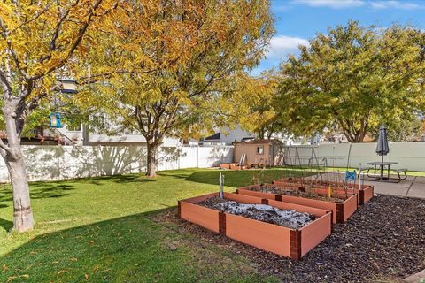 Tiny photo for 49 E 550 S, Kaysville, UT 84037 (MLS # 2121236)