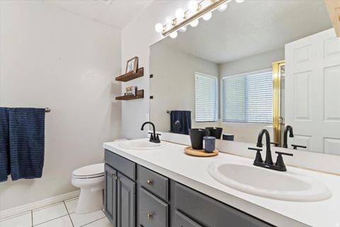 Tiny photo for 49 E 550 S, Kaysville, UT 84037 (MLS # 2121236)