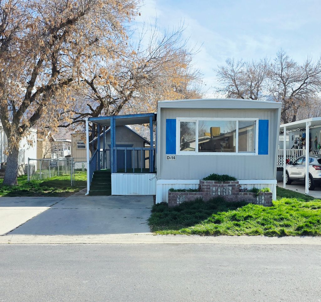 Photo of 680 N MAIN St #D14, Kaysville, UT 84037 (MLS # 2143735)
