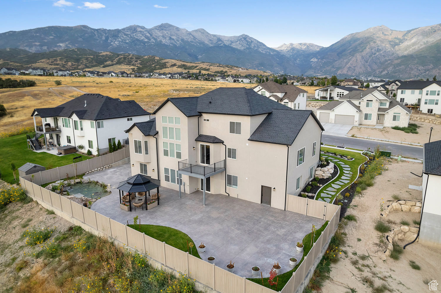 BEACON HILL - Residential