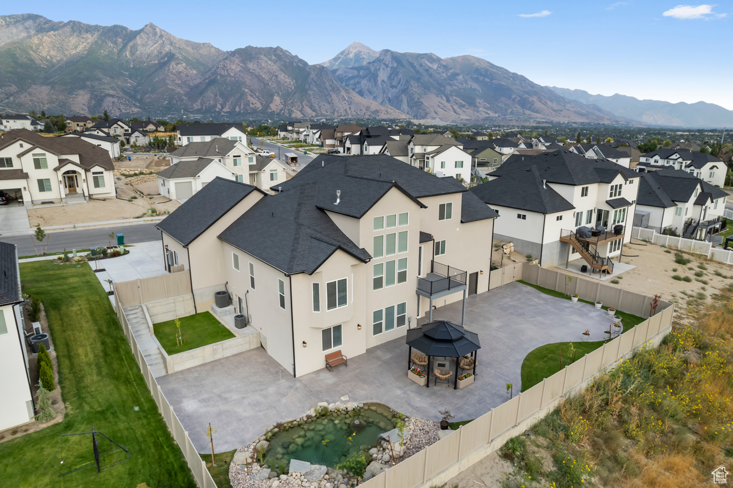BEACON HILL - Residential