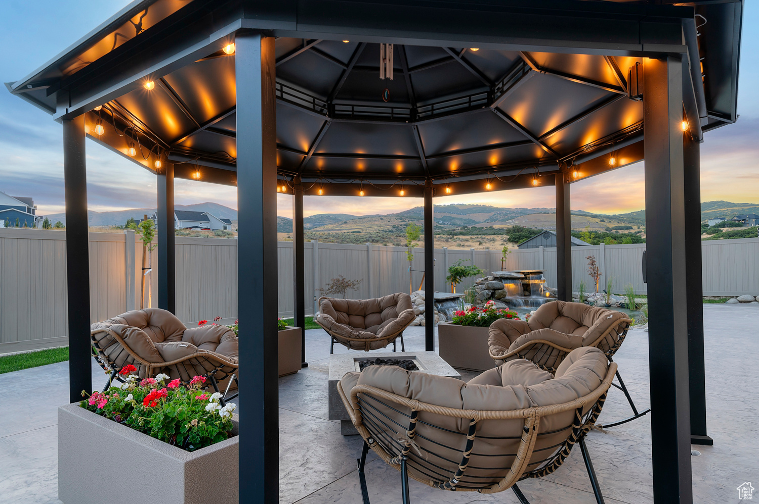 BEACON HILL - Residential