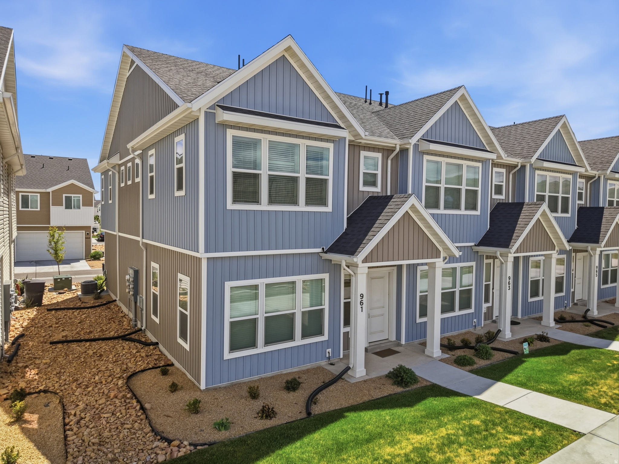 ARCHIBALD ESTATES - Residential Lease